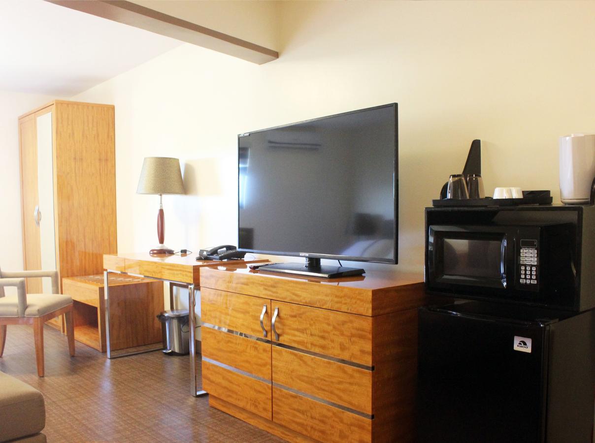 Saipan Beach Hotel Bagian luar foto