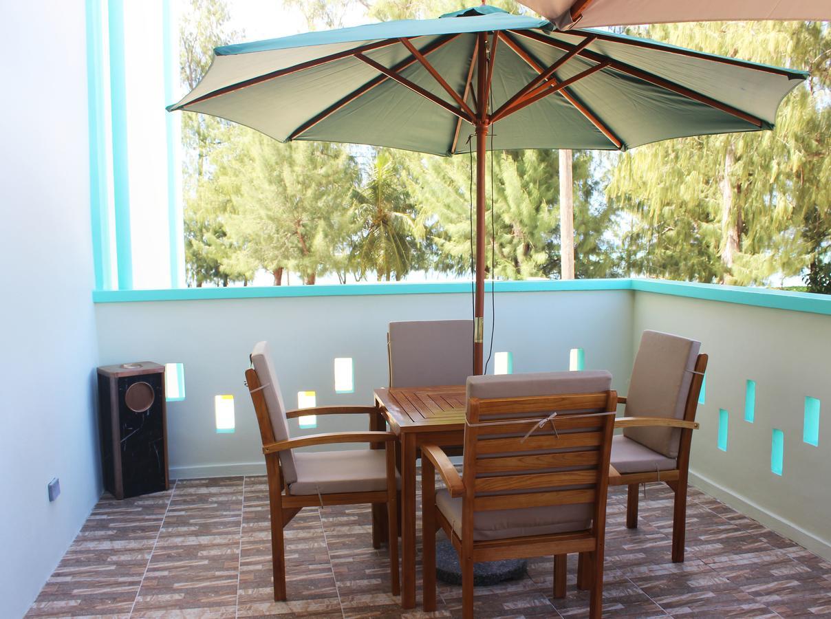 Saipan Beach Hotel Bagian luar foto