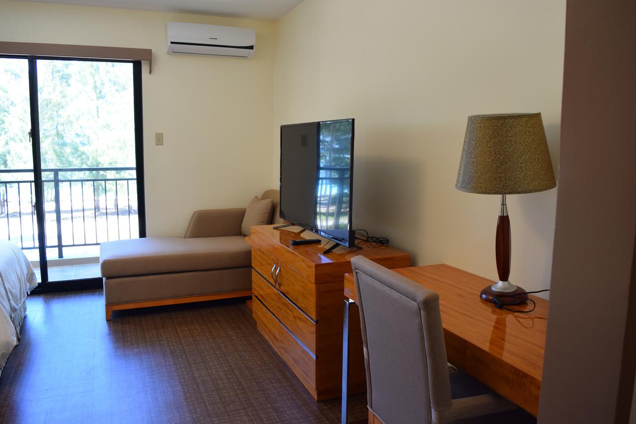 Saipan Beach Hotel Bagian luar foto