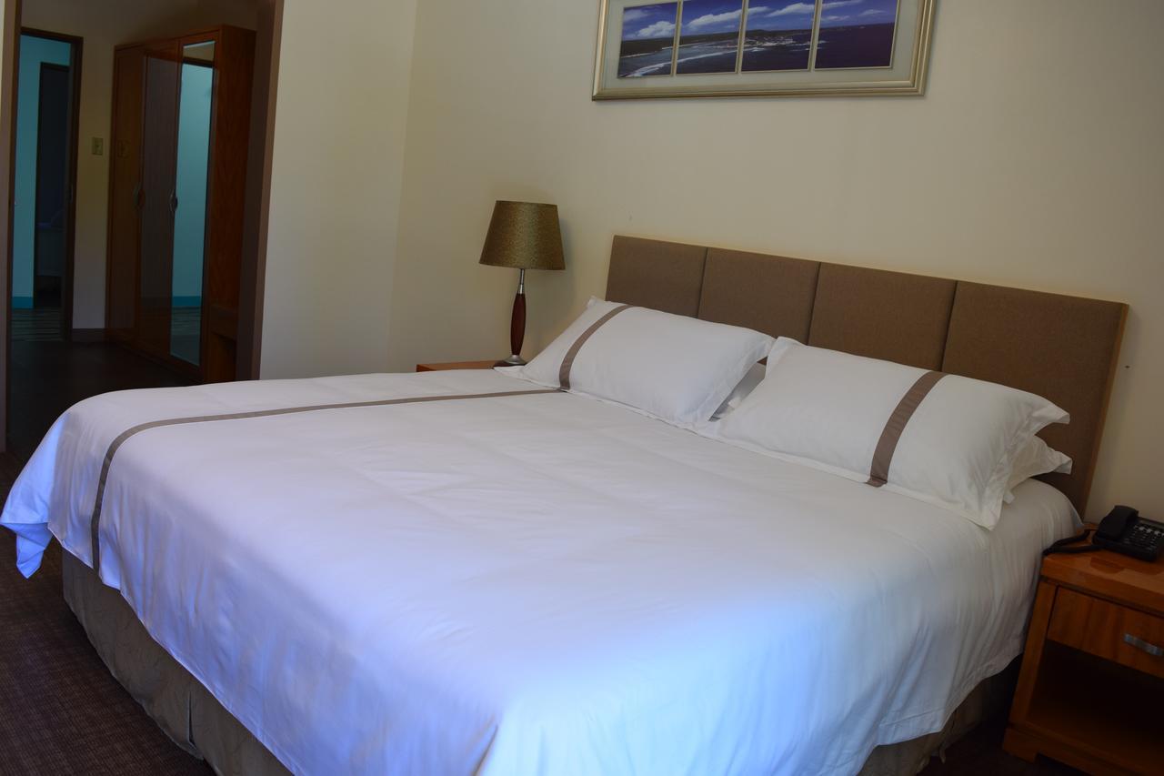 Saipan Beach Hotel Bagian luar foto
