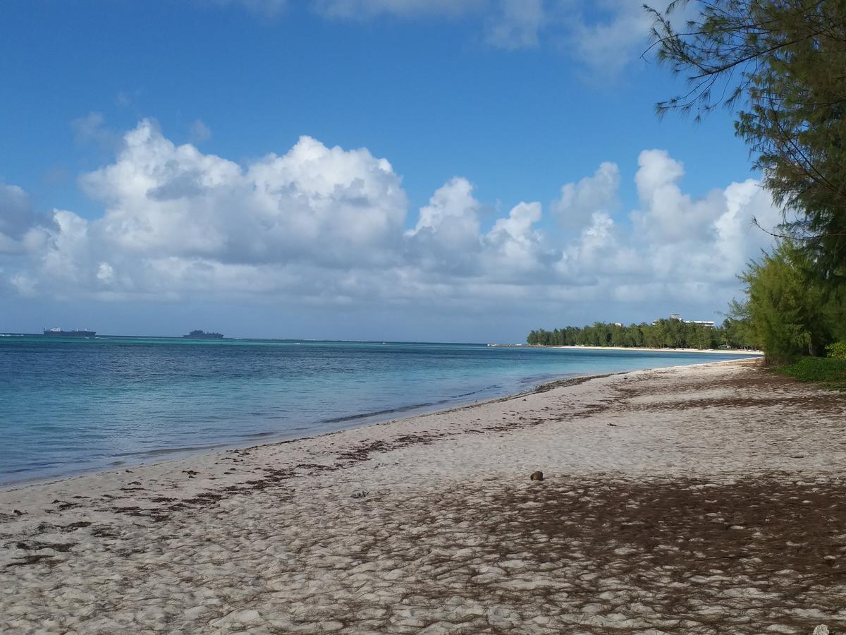 Saipan Beach Hotel Bagian luar foto