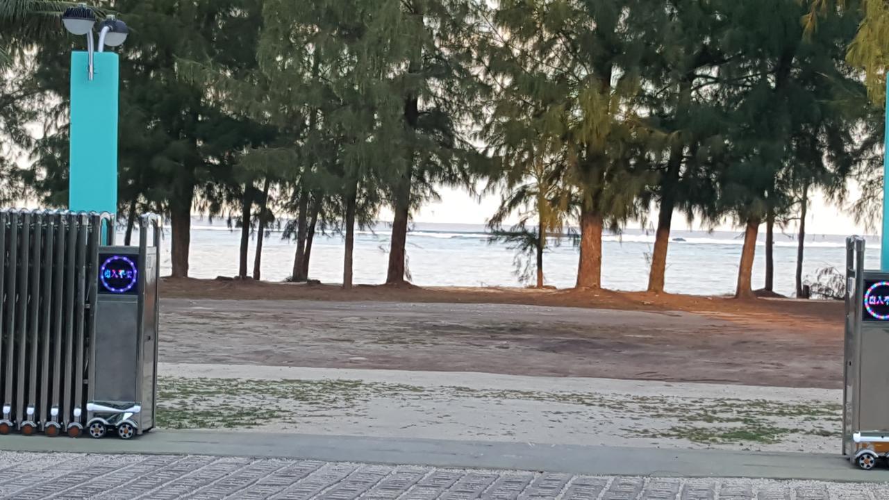 Saipan Beach Hotel Bagian luar foto